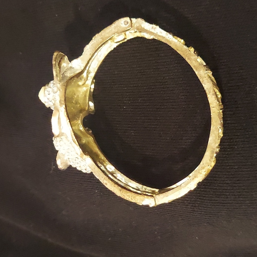 NATASHA Elephant Hinged Bracelet - Picture 5 of 6